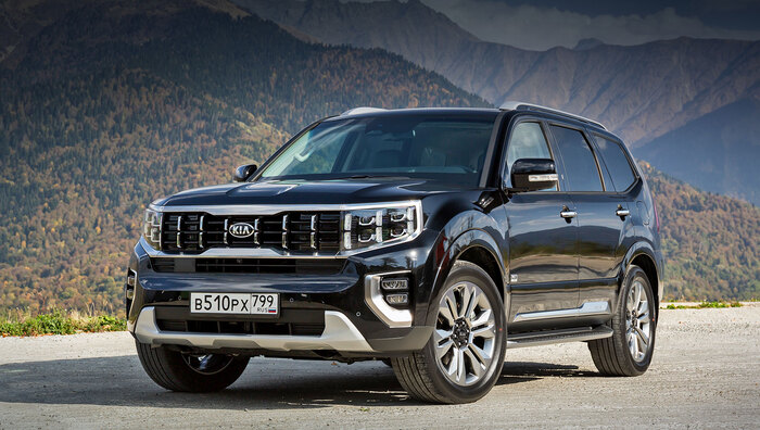 Kia Mohave прекрасно вписывается в горный пейзаж/ Фото: drive.ru Kia Mohave прекрасно вписывается в горный пейзаж/ Фото: drive.ru