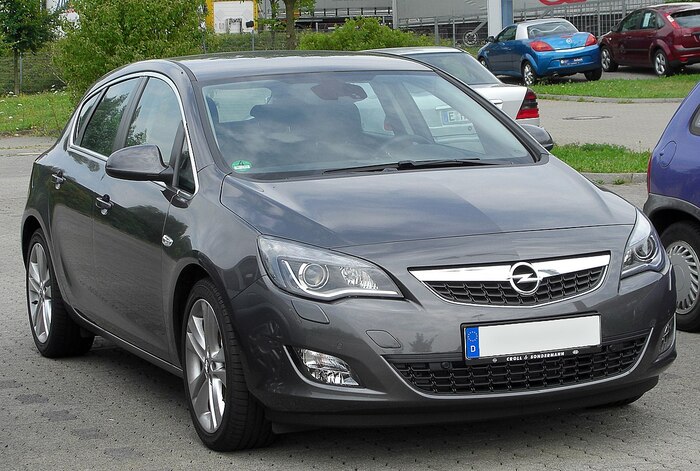 В модели Opel Astra J часто выходили их строя мотор, тормоза и рулевое управление/ Фото: wikimedia.org