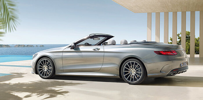 Mercedes-Benz S-Class Cabriolet подходит для длительных летних поездок/ Фото: sales.mercedes-olimp-neva.ru