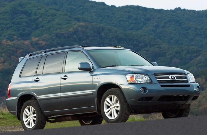 Toyota Highlander 2007 года создана на базе Camry и Avalon/ Фото: edmunds.com Toyota Highlander 2007 года создана на базе Camry и Avalon/ Фото: edmunds.com