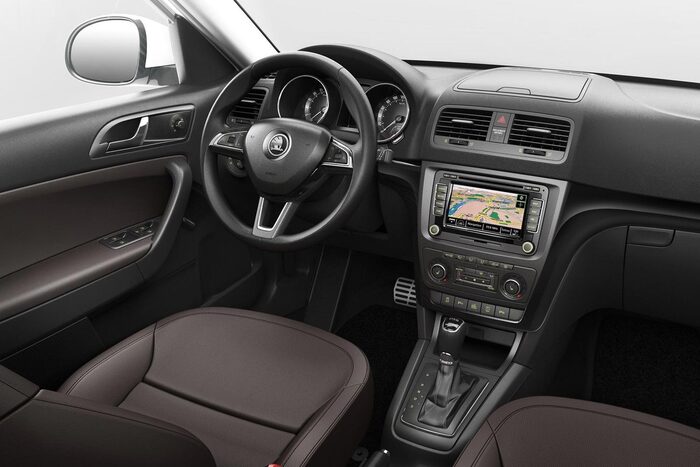 Skoda Yeti имеет продуманный и лаконичный салон/ Фото: carexpert.ru Skoda Yeti имеет продуманный и лаконичный салон/ Фото: carexpert.ru