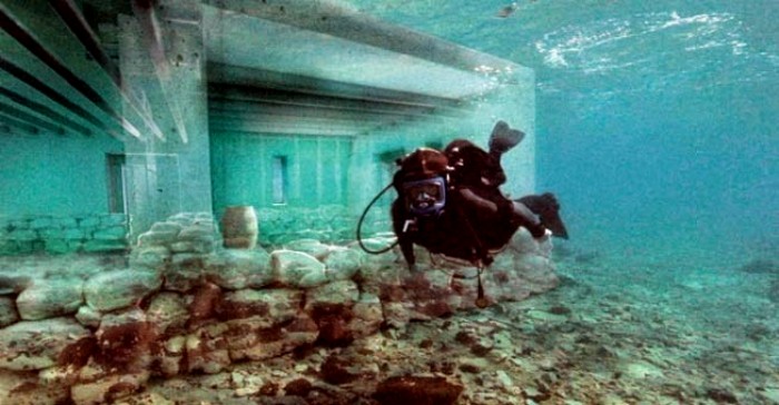 Первый древний город, найденный под водой. /Фото: ilovegreece.ru Первый древний город, найденный под водой. /Фото: ilovegreece.ru
