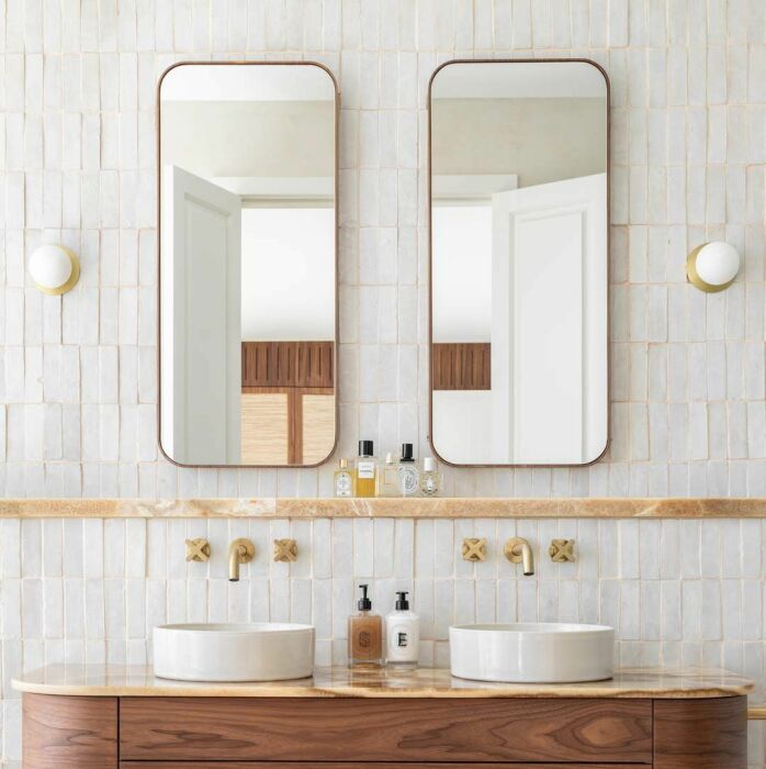 Не пытайтесь сэкономить на латунных элементах. Фото: abiinteriors.com.au. Не пытайтесь сэкономить на латунных элементах. Фото: abiinteriors.com.au.