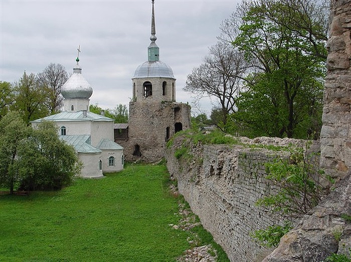 Фрагмент Порховской крепости, современный вид. /Фото: russian-goldenring.ru Фрагмент Порховской крепости, современный вид. /Фото: russian-goldenring.ru