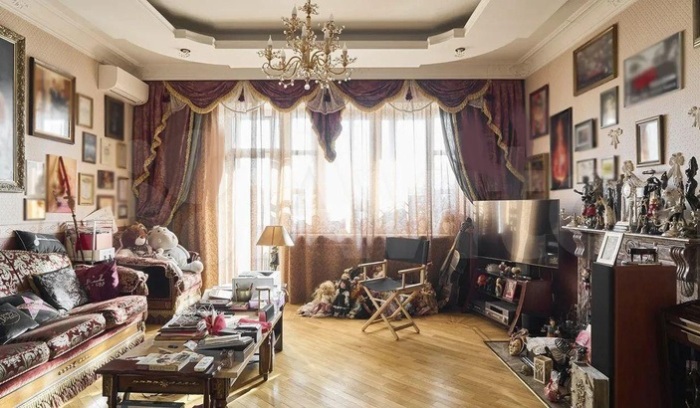 Интерьер гостиной в элитной московской квартире в Хамовниках. | Фото: fishki.net. Интерьер гостиной в элитной московской квартире в Хамовниках. | Фото: fishki.net.