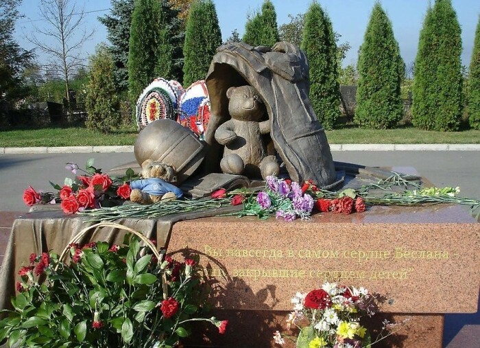 Самое черное 1 сентября. /Фото: monlib.ru. Самое черное 1 сентября. /Фото: monlib.ru.