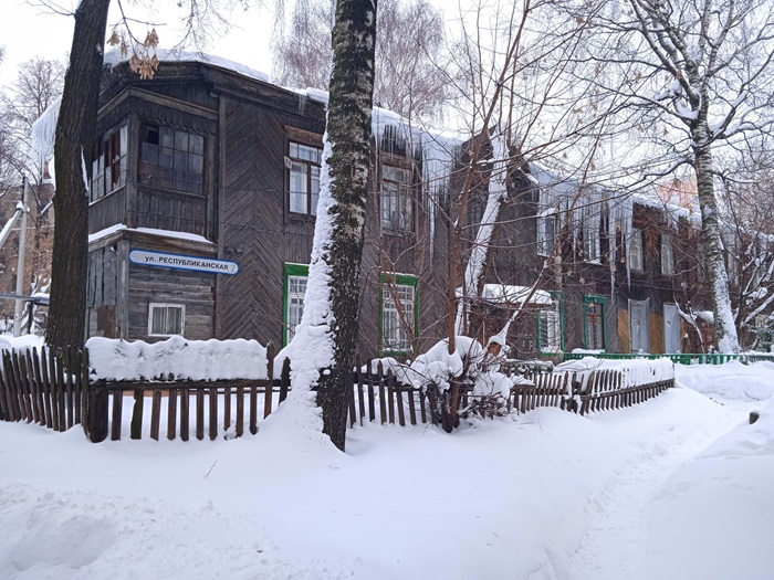 Деревянные бараки были не лучшим вариантом для жизни в суровом климате. /Фото: yaplakal.com Деревянные бараки были не лучшим вариантом для жизни в суровом климате. /Фото: yaplakal.com