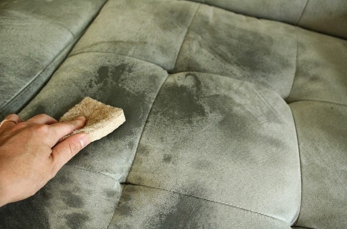 Губка должна быть влажной. / Фото: laminarts.ru Губка должна быть влажной. / Фото: laminarts.ru