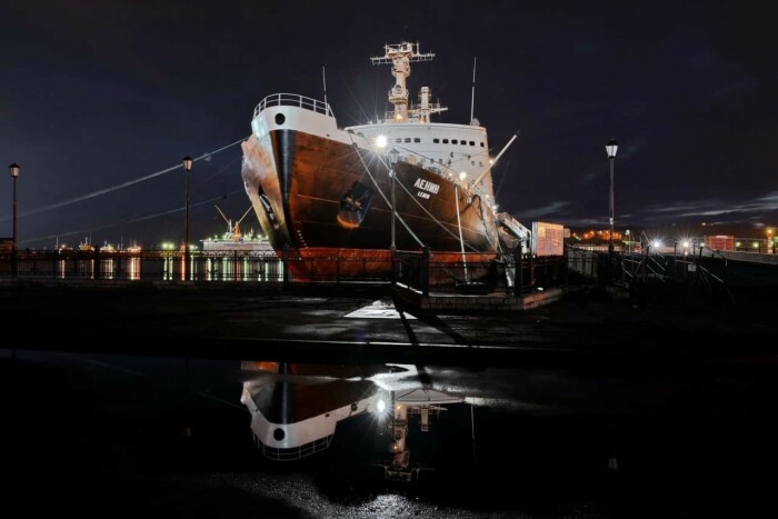 Современный вид уникального судна-музея, Морской вокзал Мурманска. /Фото: murmansk.ru Современный вид уникального судна-музея, Морской вокзал Мурманска. /Фото: murmansk.ru