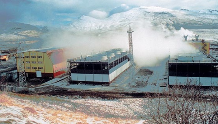 Машинные залы Мутновской ГеоЭС - выдержат даже землетрясение. /Фото: wikipedia.org Машинные залы Мутновской ГеоЭС - выдержат даже землетрясение. /Фото: wikipedia.org