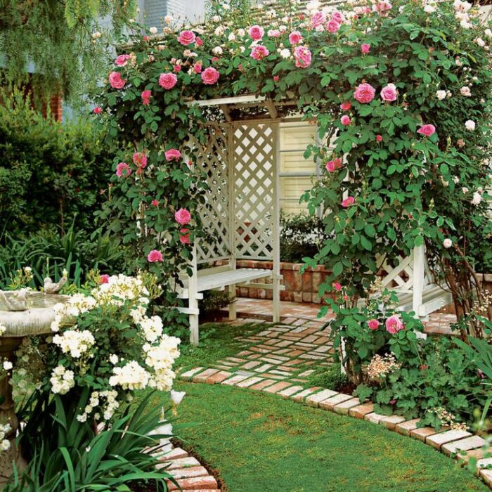 Пергола в плетистой розе /Фото:ru.pinterest.com Пергола в плетистой розе /Фото:ru.pinterest.com