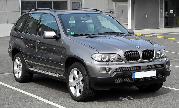 Мощность мотора BMW X5 составляет 530 л. с./ Фото: wikimedia.org