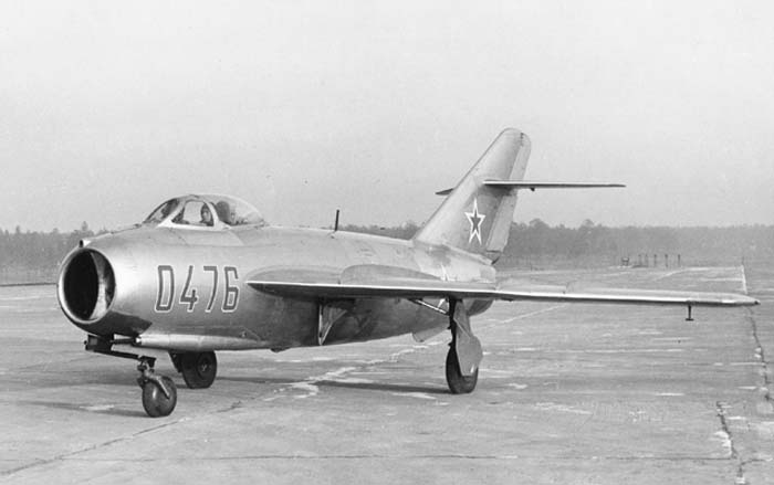Советский МиГ-17Ф. Во Вьетнаме воевали преимущественно китайское версии J-5. /Фото: parkpatriot.ru. Советский МиГ-17Ф. Во Вьетнаме воевали преимущественно китайское версии J-5. /Фото: parkpatriot.ru.