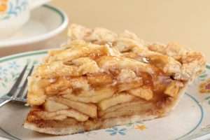 Яблочный пирог из черствого хлеба