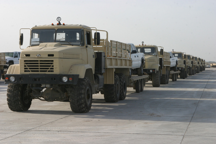 KRAZ-6322 оснащен мотором мощностью 330 л. с./ Фото: wikimedia.org KRAZ-6322 оснащен мотором мощностью 330 л. с./ Фото: wikimedia.org
