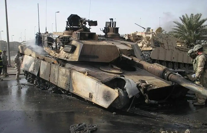 Сгоревший Abrams./ Фото: dzen.ru Сгоревший Abrams./ Фото: dzen.ru
