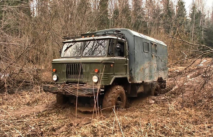 Грузовик на бездорожье./ Фото: dzen.ru Грузовик на бездорожье./ Фото: dzen.ru