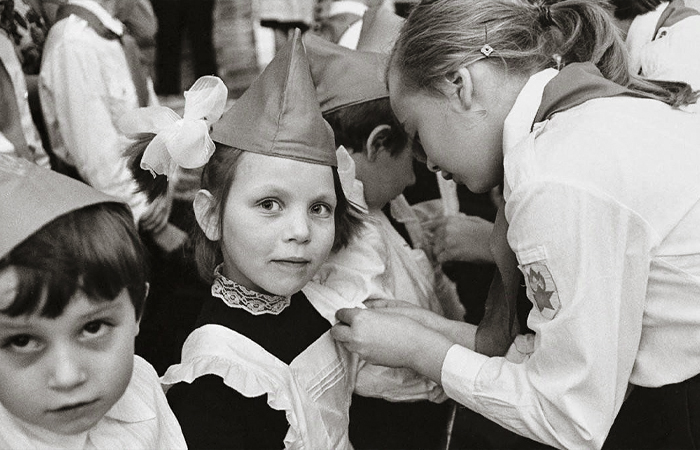 Вручение октябрятам значка - 1975 год/ фото: culture.ru Вручение октябрятам значка - 1975 год/ фото: culture.ru