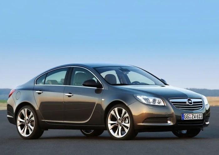 Покрытие кузова Opel Insignia предотвращает распространение сколов/ Фото: drom.ru Покрытие кузова Opel Insignia предотвращает распространение сколов/ Фото: drom.ru