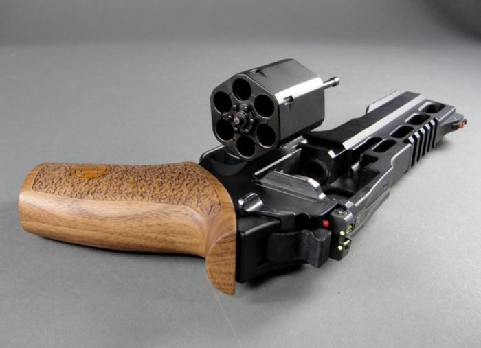 Барабан у «Носорога» весьма необычной формы/ Фото: gunsworld.info Барабан у «Носорога» весьма необычной формы/ Фото: gunsworld.info