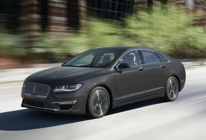 Комплектующие для Lincoln MKZ нужно заказывать в других странах/ Фото: auto.ru Комплектующие для Lincoln MKZ нужно заказывать в других странах/ Фото: auto.ru