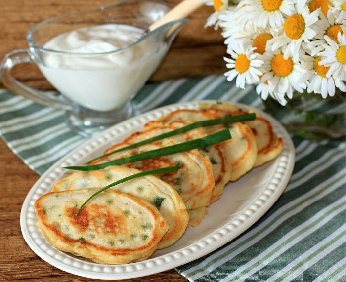 Оладьи будут вкуснее, если подать их с соусом. / Фото: food.pibig.info Оладьи будут вкуснее, если подать их с соусом. / Фото: food.pibig.info