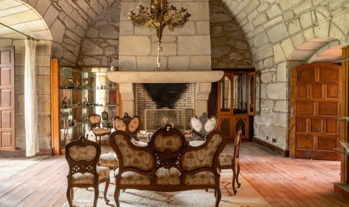 В интерьерах «Замка принца» сохранили историческую достоверность. | Фото: viva-sothebysrealty.com. В интерьерах «Замка принца» сохранили историческую достоверность. | Фото: viva-sothebysrealty.com.