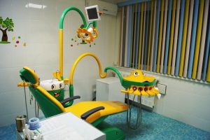кресло стоматолога детское