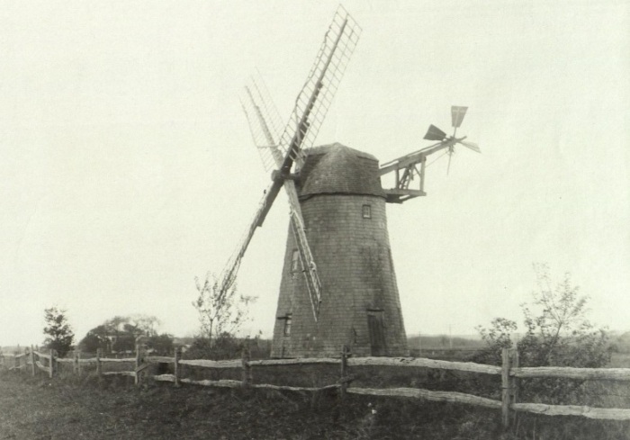 Веерообразный хвост – отличительная черта HayeGround Windmill (Лонг-Айленд, США). | Фото: hamptons.curbed.com. Веерообразный хвост – отличительная черта HayeGround Windmill (Лонг-Айленд, США). | Фото: hamptons.curbed.com.