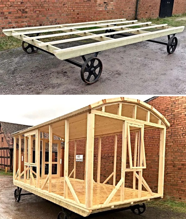 «Пастушьи повозки» основатели ретрита Blackdown Shepherds Hut построили самостоятельно. «Пастушьи повозки» основатели ретрита Blackdown Shepherds Hut построили самостоятельно.
