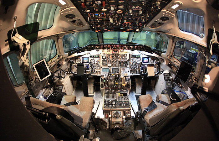 Кабина Boeing 737./ Фото: flickr.com Кабина Boeing 737./ Фото: flickr.com