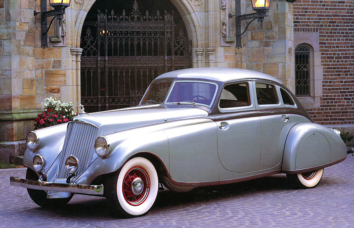 Silver arrow 1933 год./ Фото: silver.ru Silver arrow 1933 год./ Фото: silver.ru
