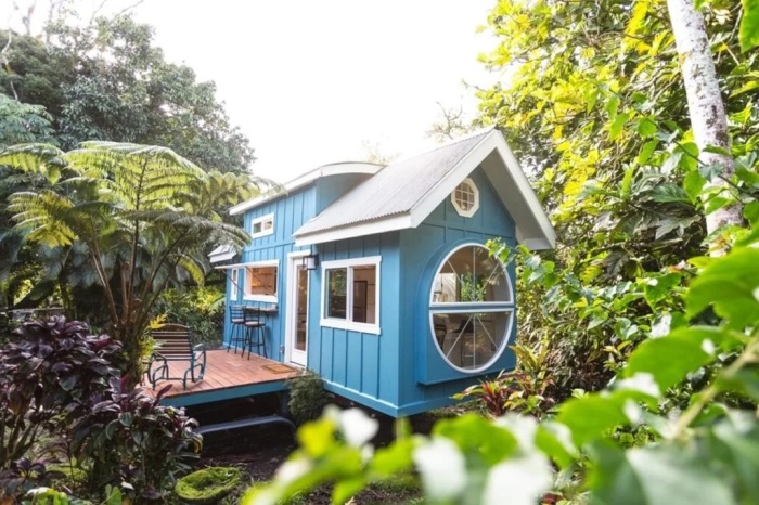 Оригинальные формы и оформление экстерьера модели Oasis Tiny Home. | Фото: livinginashoebox.com.
