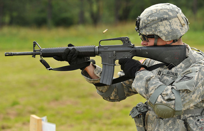 Штурмовая винтовка М16./ Фото: ealcleardefense.com Штурмовая винтовка М16./ Фото: ealcleardefense.com