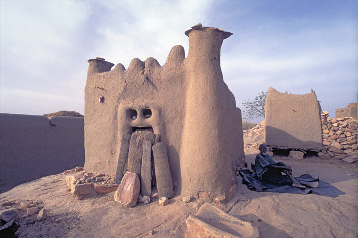 Одно из святилищ традиционной деревни Бандиагары. | Фото: whc.unesco.org. Одно из святилищ традиционной деревни Бандиагары. | Фото: whc.unesco.org.