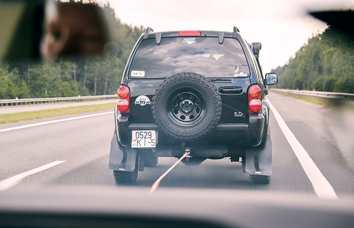 Буксировка автомобиля./ Фото: auto.onliner.by Буксировка автомобиля./ Фото: auto.onliner.by