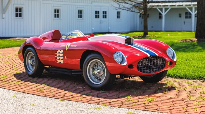 Было создано всего четыре экземпляра Ferrari 410 Sport Spider/ Фото: auto.ru Было создано всего четыре экземпляра Ferrari 410 Sport Spider/ Фото: auto.ru