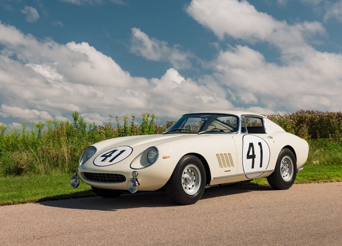 Кузов Ferrari 275 GTB/4 NART Alloy сделан из легкосплавных материалов/ Фото: rmsothebys.com Кузов Ferrari 275 GTB/4 NART Alloy сделан из легкосплавных материалов/ Фото: rmsothebys.com
