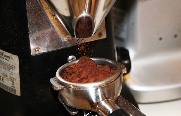 Молотый кофе нужно использовать в определенный срок. / Фото: about-tea.ru Молотый кофе нужно использовать в определенный срок. / Фото: about-tea.ru