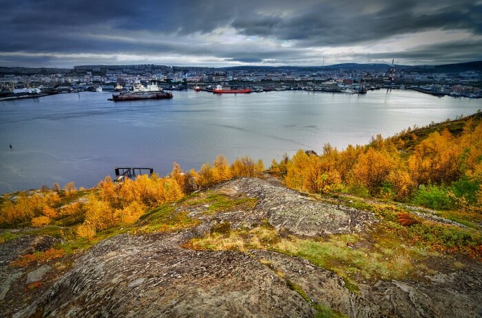 Кольский залив в Мурманске. Фото: wikipedia.org. Кольский залив в Мурманске. Фото: wikipedia.org.