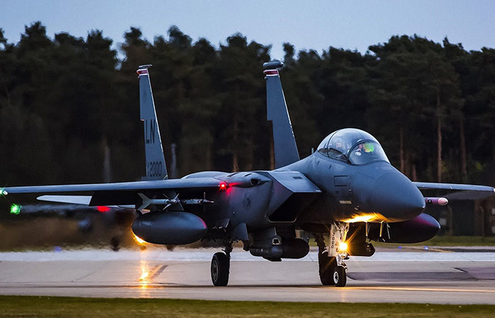 Истребитель F-15 Eagle./ Фото: 1zoom.me Истребитель F-15 Eagle./ Фото: 1zoom.me