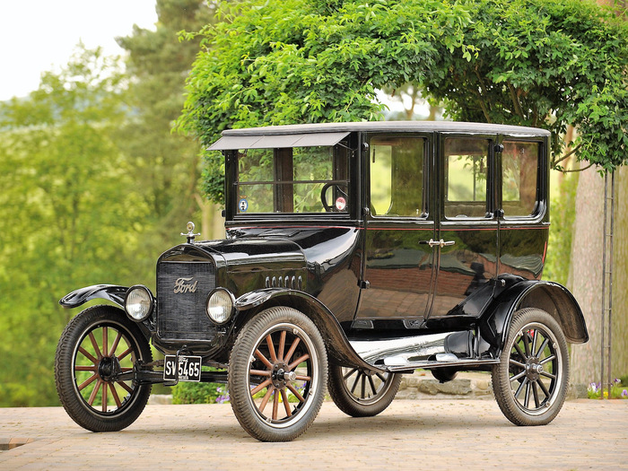 Ford T с 1908 года начали собирать на конвейере/ Фото: auto.ru Ford T с 1908 года начали собирать на конвейере/ Фото: auto.ru