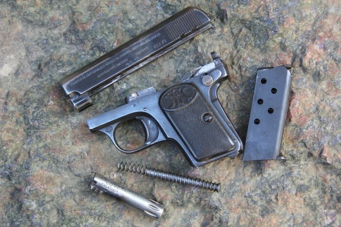 Пистолет простой как огонь. /Фото: guns.allzip.org. Пистолет простой как огонь. /Фото: guns.allzip.org.