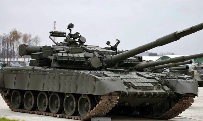 Танк Т-80БВ снабжен комплексом защиты «Контакт-1»/ Фото: topwar.ru