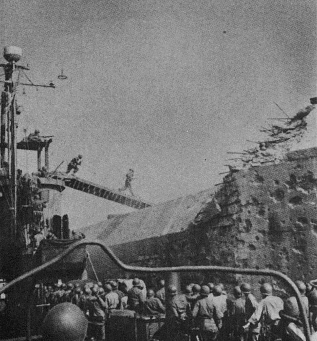 Войска США высаживаются на форт Драм, апрель 1945 года. /Фото: laststandonzombieisland.com Войска США высаживаются на форт Драм, апрель 1945 года. /Фото: laststandonzombieisland.com