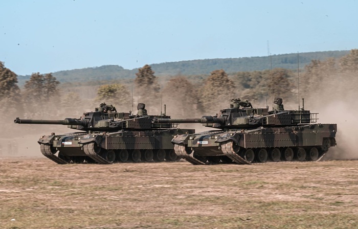 К2 на пересеченной местности может развить скорость 50 км в час/ Фото: defence-industry.eu