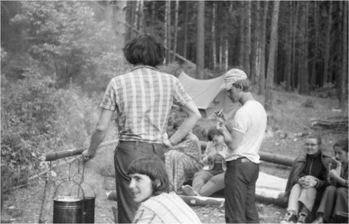 Верхняя одежда СССР / Источник: m.fotostrana.ru Верхняя одежда СССР / Источник: m.fotostrana.ru