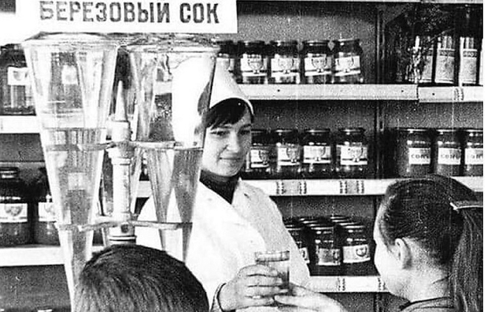 В СССР стакан сока стоил 8 копеек/ фото: ru.pinterest.com В СССР стакан сока стоил 8 копеек/ фото: ru.pinterest.com