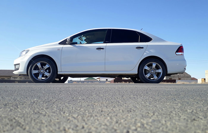 Дорожный просвет Volkswagen Polo - 163 мм./ Фото: drive2.ru Дорожный просвет Volkswagen Polo - 163 мм./ Фото: drive2.ru