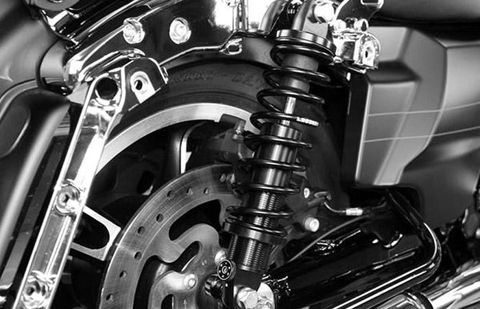 Задняя подвеска мотоцикла Harley Davidson./ Фото: sportishka.com Задняя подвеска мотоцикла Harley Davidson./ Фото: sportishka.com
